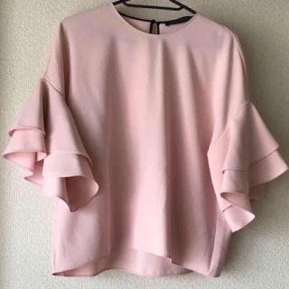 ザラ(ZARA)の美品 ZARA袖フリルトップス 深田恭子着用(シャツ/ブラウス(半袖/袖なし))