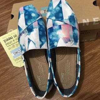 トムズ(TOMS)のTOMS新品スリッポン   2点専用(スリッポン/モカシン)