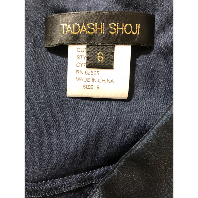 TADASHI SHOJI(タダシショウジ)の新品　Tadashi Shoji ドレス 膝丈ワンピース ネイビー　ティヤード レディースのワンピース(ひざ丈ワンピース)の商品写真