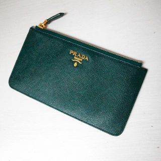 プラダ(PRADA)の正規品♡最安値♡プラダ　ポーチ　サフィアーノレザー　緑　コインケース　小銭入れ(コインケース)