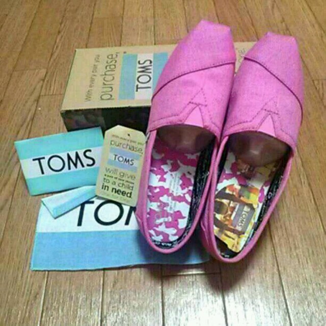 年末セール♡トムス♡キャンバススニーカー レディースの靴/シューズ(スニーカー)の商品写真