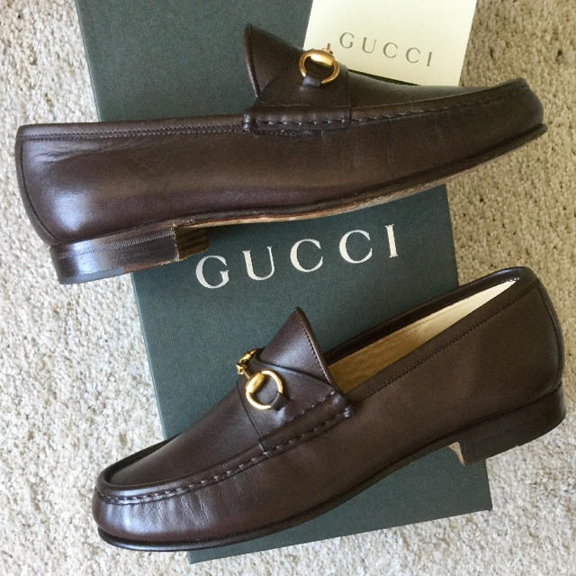 Gucci(グッチ)の極美品!グッチ ゴールドホースビット ローファー 24㎝ レディースの靴/シューズ(ローファー/革靴)の商品写真