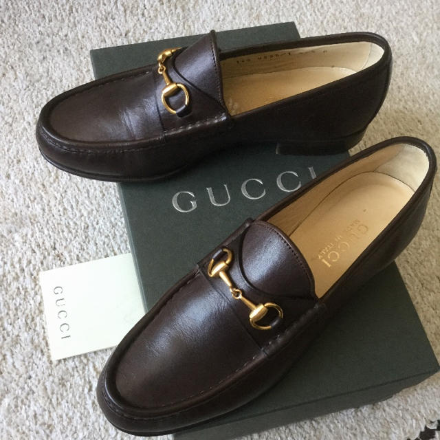 Gucci(グッチ)の極美品!グッチ ゴールドホースビット ローファー 24㎝ レディースの靴/シューズ(ローファー/革靴)の商品写真