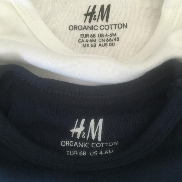 H&M(エイチアンドエム)のh&m新品未使用 オーガニックコットン 4-6m 68cm キッズ/ベビー/マタニティのベビー服(~85cm)(ロンパース)の商品写真