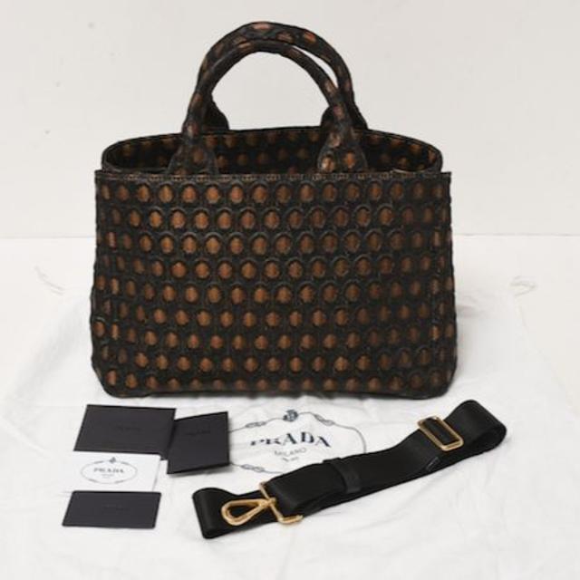 雑誌で紹介された PRADA BN1877 トートバッグ 2way カナパ プラダ 美品 - トートバッグ 雑誌で紹介された PRADA BN1877 トートバッグ 2way カナパ プラダ 美品 - トートバッグ