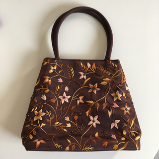ベトナム製　シルク刺繍のバッグ（茶色）(ハンドバッグ)