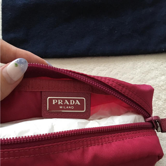 PRADA(プラダ)の【新品 未使用】プラダ ポーチ レディースのファッション小物(ポーチ)の商品写真