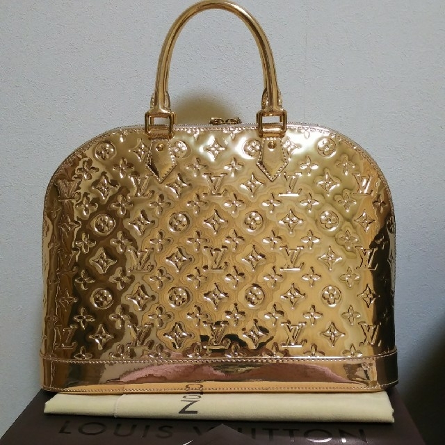 LOUIS VUITTON(ルイヴィトン)のLOUIS VUITTON ★ レア〈アルマ・ゴールド〉 レディースのバッグ(ハンドバッグ)の商品写真