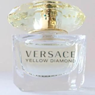 ヴェルサーチ(VERSACE)の⭐︎未使用品⭐︎ヴェルサーチ イエローダイアモンド EDT 5ml(香水(女性用))