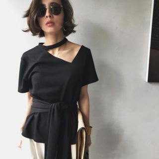 アメリヴィンテージ(Ameri VINTAGE)のCHORKER NECK ASYMMETRY TOP(カットソー(半袖/袖なし))