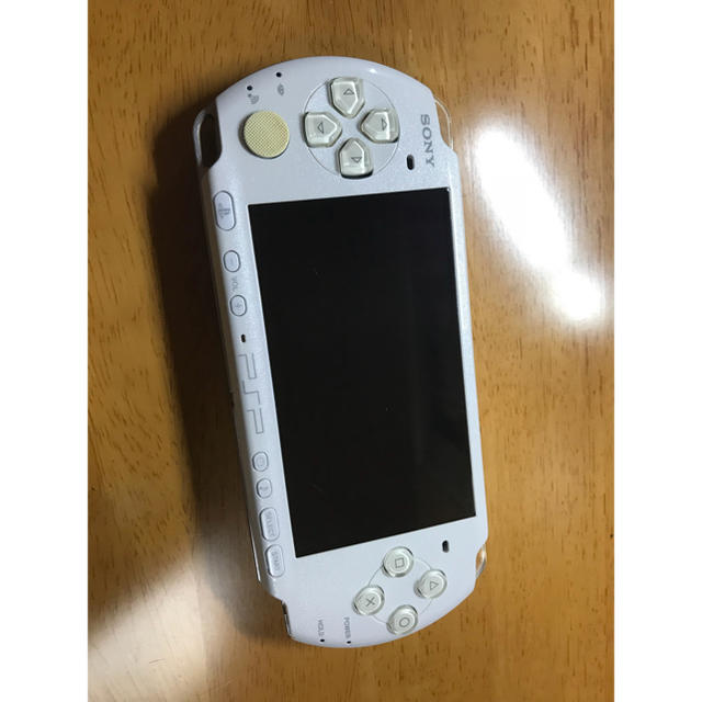 PlayStation Portable(プレイステーションポータブル)のPSP3000 ＋ ソフト エンタメ/ホビーのゲームソフト/ゲーム機本体(携帯用ゲーム機本体)の商品写真