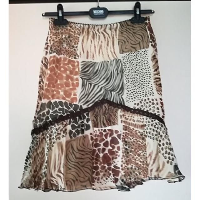 MOSCHINO(モスキーノ)のモスキーノ チープアンドシック　シルクスカート レディースのスカート(ひざ丈スカート)の商品写真