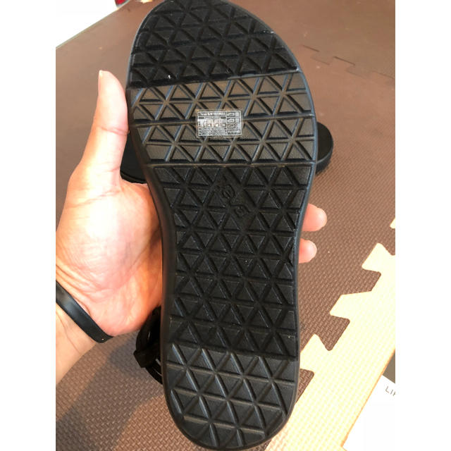 Teva(テバ)のUS8(25cm) Teva テバ ボヤ インフィニティー  レディースの靴/シューズ(サンダル)の商品写真