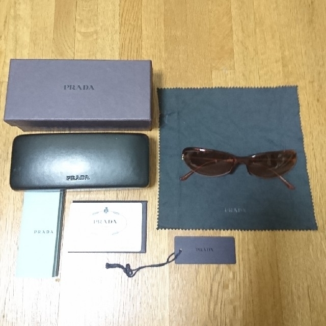 PRADA(プラダ)のPRADA プラダ サングラス ピンク レディースのファッション小物(サングラス/メガネ)の商品写真