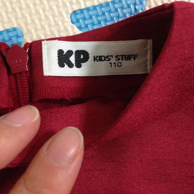 KP(ニットプランナー)のKP☆未使用赤いドレスワンピース110 キッズ/ベビー/マタニティのキッズ服女の子用(90cm~)(その他)の商品写真