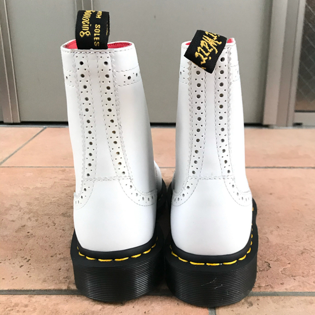 Dr.Martens(ドクターマーチン)の【Dr.martens】ハート バレンタイン ブーツ レディースの靴/シューズ(ブーツ)の商品写真