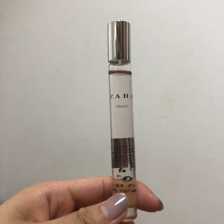 ザラ(ZARA)の試し塗りのみ ZARA フルーティー オードトワレ 10ml(香水(女性用))