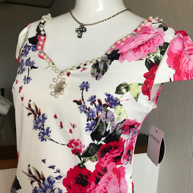 dazzy store - 新品未使用 dazzy 華やか花柄ワンピース L sizeの dazzy store - 新品未使用 dazzy 華やか花柄ワンピース L sizeの