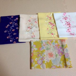 刺繍衿(和装小物)