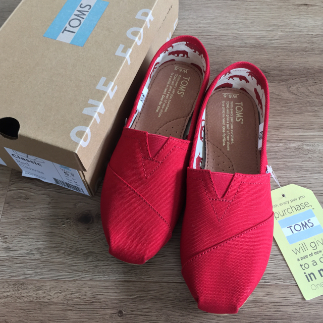 TOMS(トムズ)のトムス（TOMS）シューズ（新品） レディースの靴/シューズ(スニーカー)の商品写真