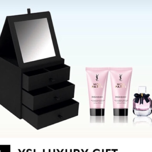 Yves Saint Laurent Beaute(イヴサンローランボーテ)のYSL バニティ メイクボックス コスメ/美容のボディケア(その他)の商品写真