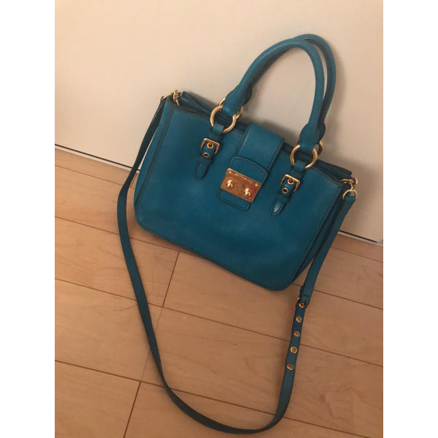 miumiu 水色 バッグ