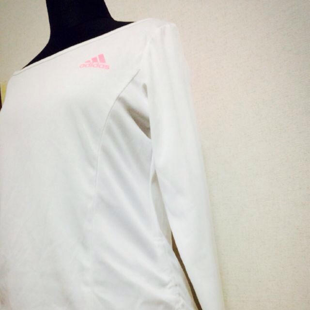 adidas(アディダス)のadidasスポーツウェア❤️ レディースのトップス(Tシャツ(長袖/七分))の商品写真