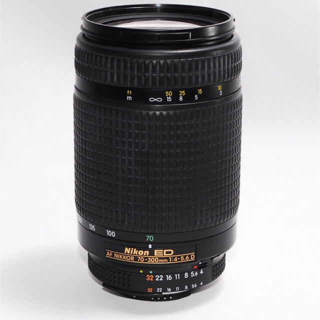 Nikon(ニコン)の⭐️もっと遠くへ⭐️Nikon 70-300mm 大迫力の超望遠レンズ・美品 スマホ/家電/カメラのカメラ(レンズ(ズーム))の商品写真