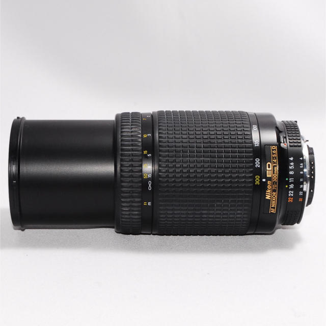Nikon(ニコン)の⭐️もっと遠くへ⭐️Nikon 70-300mm 大迫力の超望遠レンズ・美品 スマホ/家電/カメラのカメラ(レンズ(ズーム))の商品写真