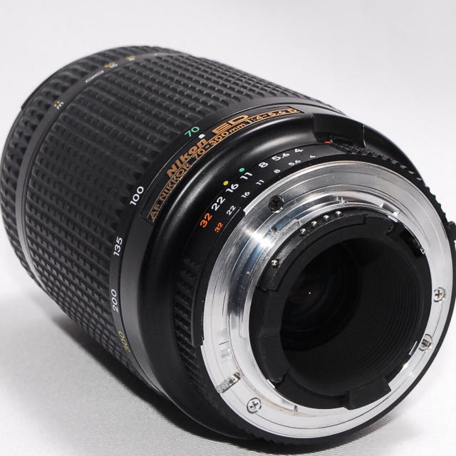 Nikon(ニコン)の⭐️もっと遠くへ⭐️Nikon 70-300mm 大迫力の超望遠レンズ・美品 スマホ/家電/カメラのカメラ(レンズ(ズーム))の商品写真