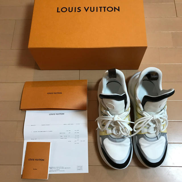 LOUIS VUITTON(ルイヴィトン)の国内正規ルイヴィトン  アークライト  41 メンズの靴/シューズ(スニーカー)の商品写真