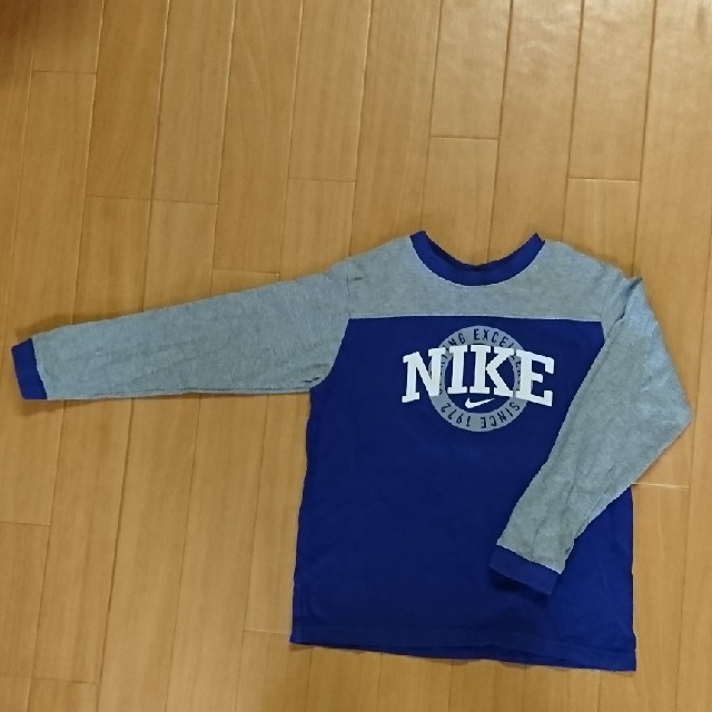 NIKE(ナイキ)の子供 男の子 NIKE長袖Tシャツ(サイズ120) キッズ/ベビー/マタニティのキッズ服男の子用(90cm~)(Tシャツ/カットソー)の商品写真