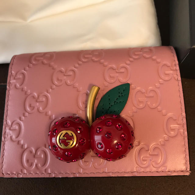 Gucci - 美品チェリー財布