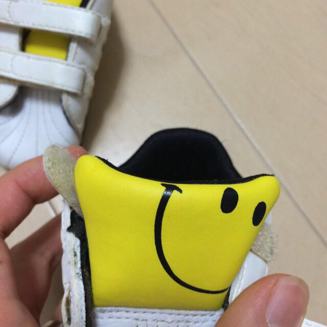 adidas(アディダス)のスマイルベビーシューズ キッズ/ベビー/マタニティのキッズ靴/シューズ(15cm~)(その他)の商品写真