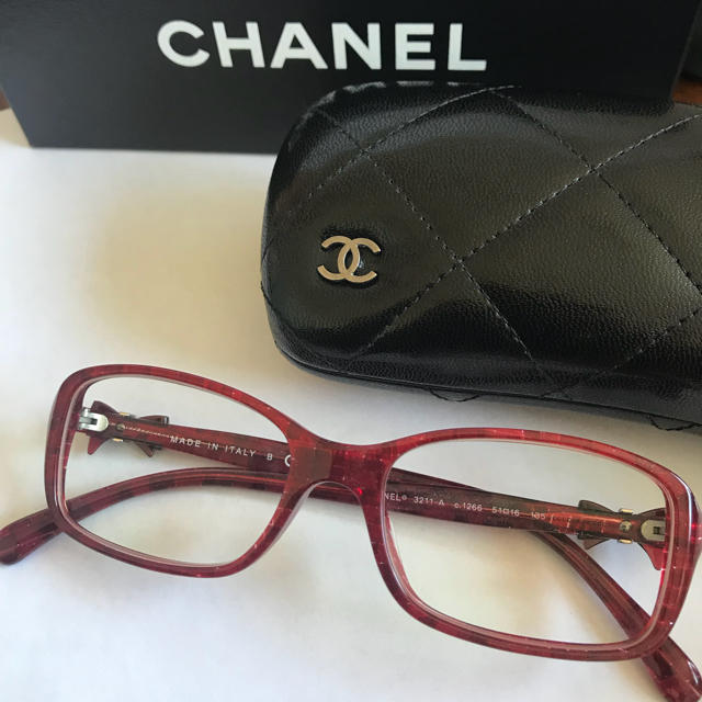 CHANEL メガネ 赤フレームリボン