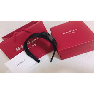 サルヴァトーレフェラガモ(Salvatore Ferragamo)の【美品】フェラガモ カチューシャ【人気モデル】値下！(カチューシャ)