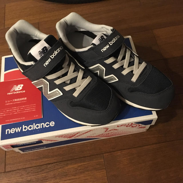 New Balance(ニューバランス)の大人気(ニューバランス)KV996  22.0㎝ キッズ/ベビー/マタニティのキッズ靴/シューズ(15cm~)(スニーカー)の商品写真