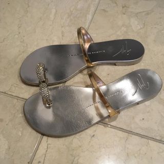 ジュゼッペザノッティ(GIUZEPPE ZANOTTI)の GIUSEPPE ZANOTTI 親指ビジューサンダル(サンダル)