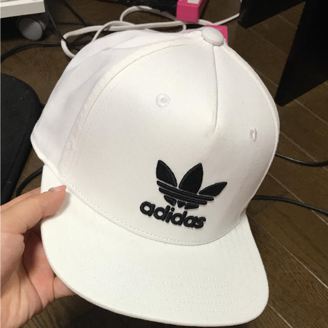 adidas(アディダス)のアディダス キャップ 白 メンズの帽子(キャップ)の商品写真
