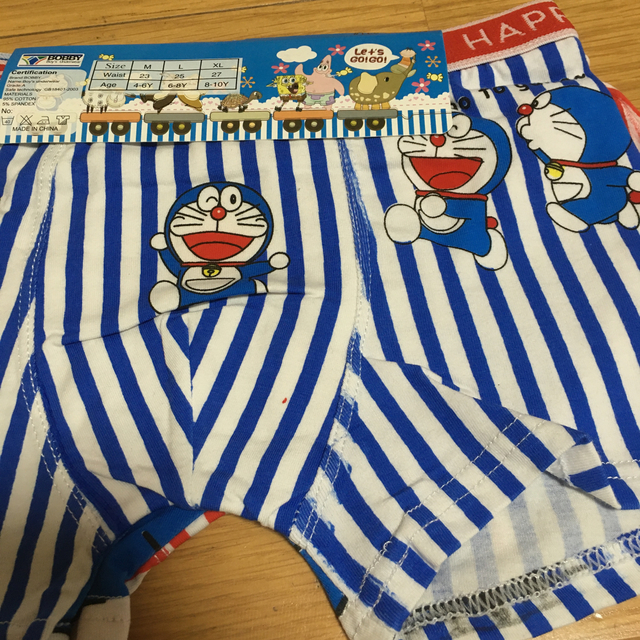 新品　ドラえもん柄　男の子ボクサーパンツ　下着 キッズ/ベビー/マタニティのキッズ服男の子用(90cm~)(下着)の商品写真