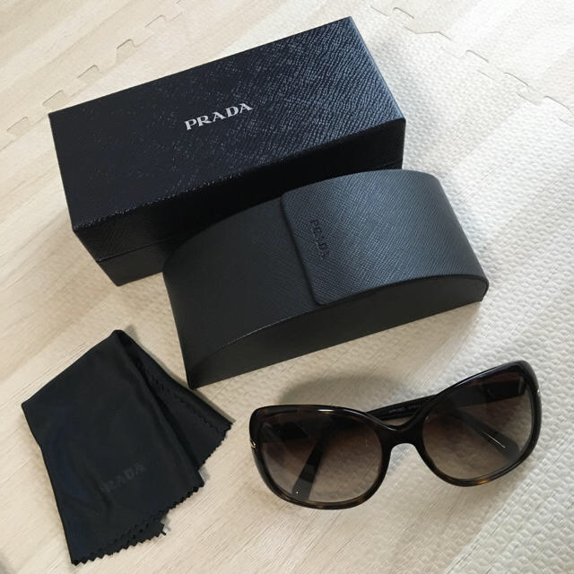 PRADA(プラダ)のPRADA サングラス（ケース、メガネ拭き付き） レディースのファッション小物(サングラス/メガネ)の商品写真