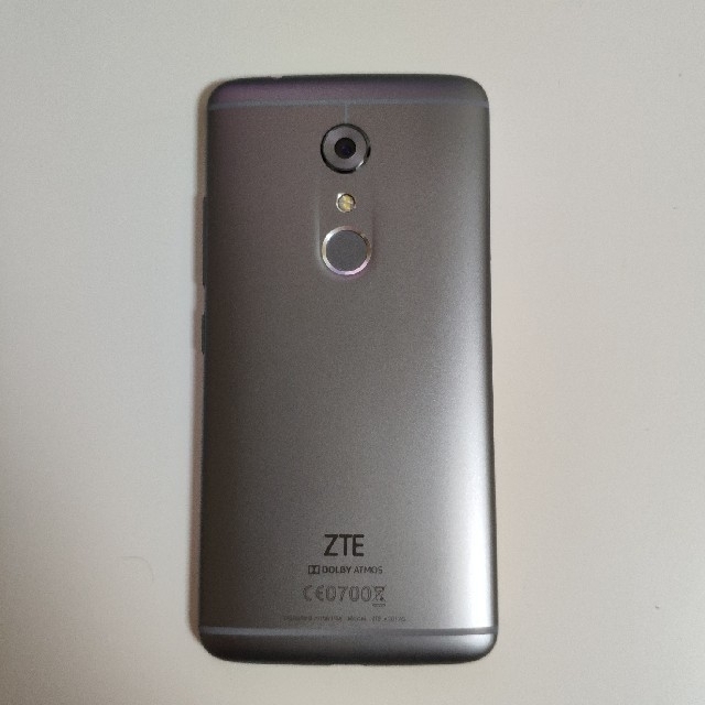 ZTE AXON 7 国内版 SIMフリー クォーツグレー スマホ/家電/カメラのスマートフォン/携帯電話(スマートフォン本体)の商品写真