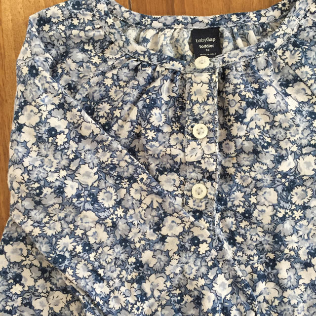 babyGAP(ベビーギャップ)のbaby gap 花柄ワンピース 90 女の子 キッズ/ベビー/マタニティのキッズ服女の子用(90cm~)(ワンピース)の商品写真