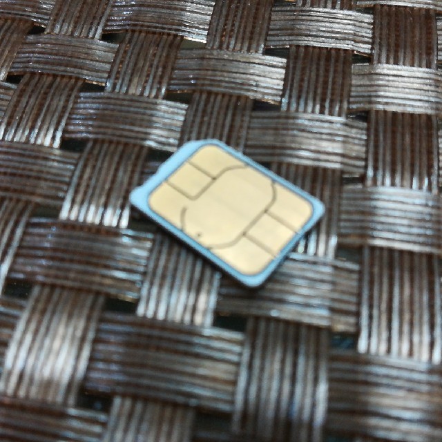 au(エーユー)のau nano SIM スマホ/家電/カメラのスマートフォン/携帯電話(その他)の商品写真