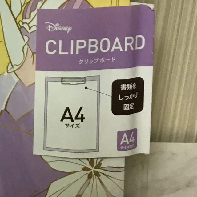 Disney(ディズニー)のラプンツェル A4 クリップボード バインダー 再値下げ12/3 インテリア/住まい/日用品の文房具(ファイル/バインダー)の商品写真