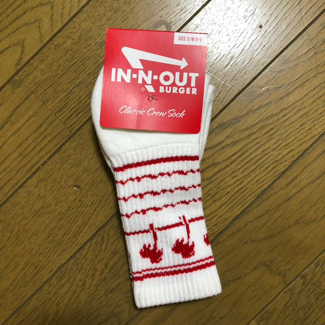 Supreme(シュプリーム)のIn-n-out burger靴下 レディースのレッグウェア(ソックス)の商品写真