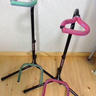 On Stage Stands ギタースタンド グリーンかピンク(その他)