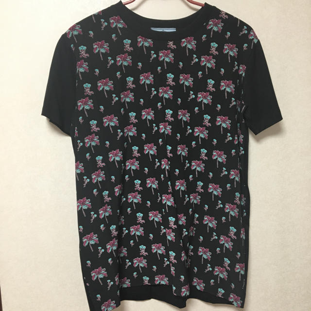 プラダ Tシャツ