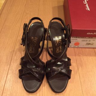 サルヴァトーレフェラガモ(Salvatore Ferragamo)のゆっさん様専用！フェラガモ♡サンダル(サンダル)