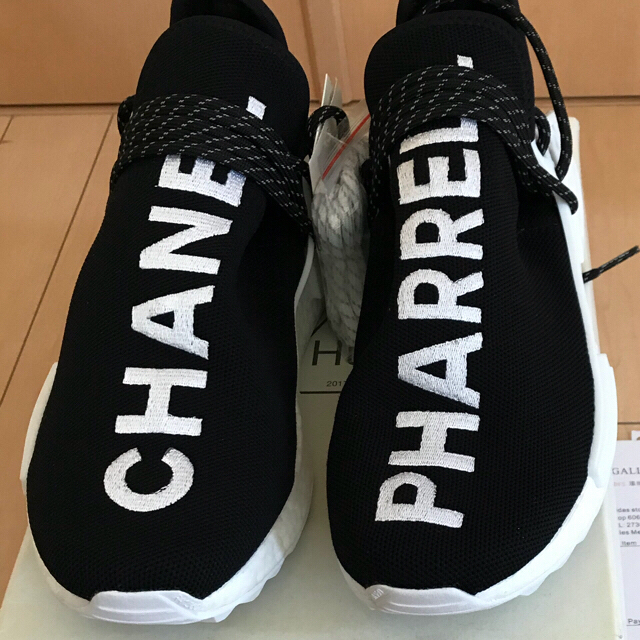 adidas(アディダス)のadidas chanel PHARREL メンズの靴/シューズ(スニーカー)の商品写真